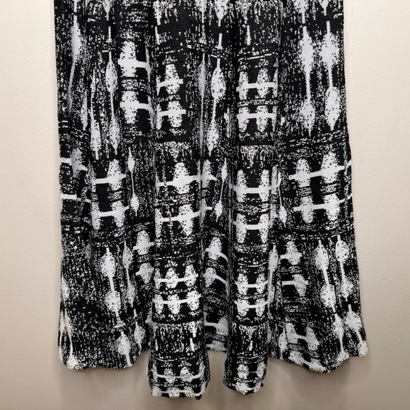 Carmen Marc Valvo Scoop Neck Graphic Print Fit & Flare Dress Size Small - Picture 4 of 9